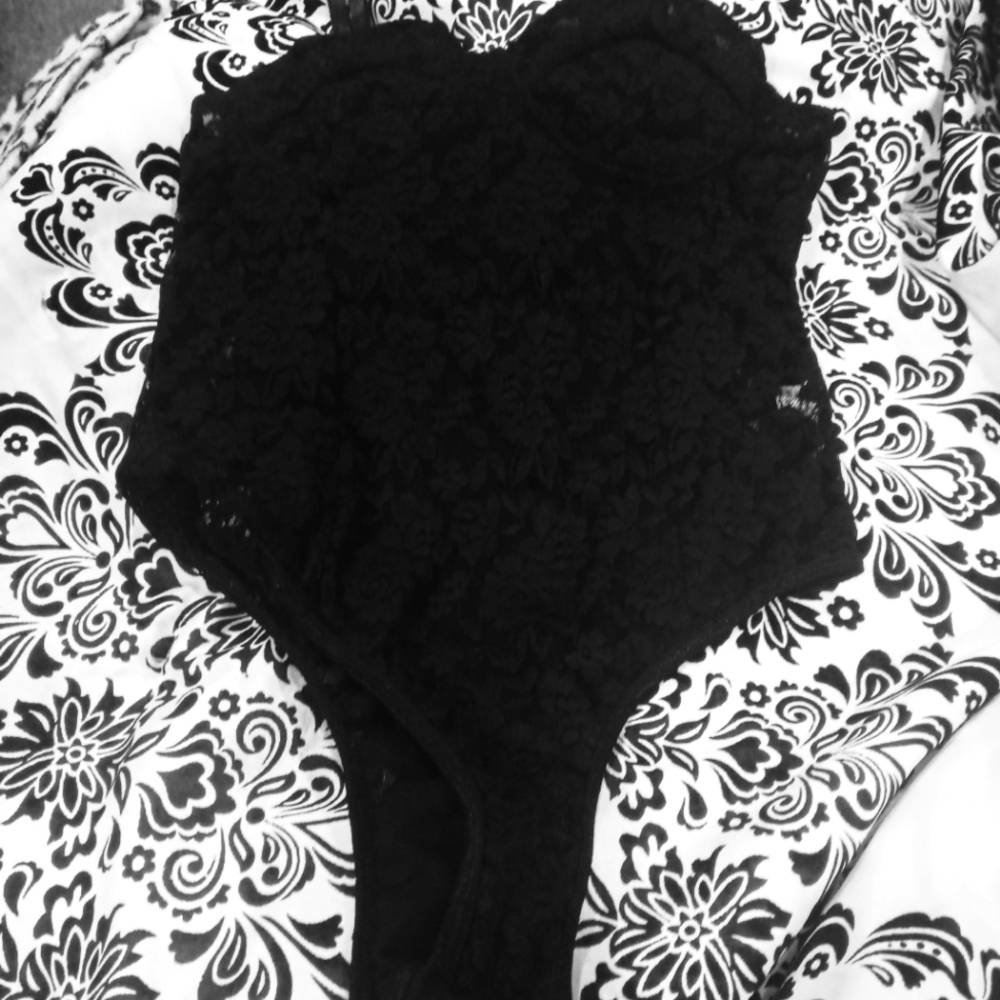 Lace body suit